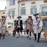 Med ljudstvom osovraženega dacarja Bandla so morali 
stražiti vojaki. 