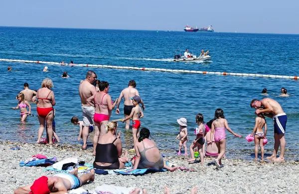 Letošnji junij je bil najtoplejši v zgodovini meritev svetovnih 
temperatur, temperaturne rekorde bo verjetno podrl tudi 
julij. 