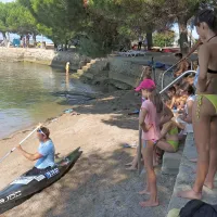 Z veslanjem kajaka otroci izgubljajo strah pred vodo