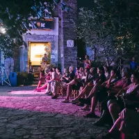 Jeff se je utapljal v ritmih jazza in vročine
