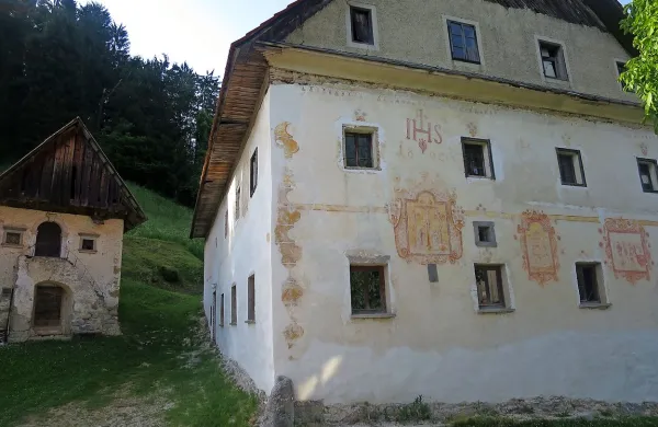 Etnološki, prvobitno ohranjeni domačiji Šturmajce se, žal, 
bolj malo pozna, da so za njeno obnovo namenili preko 
200.000 evrov. 