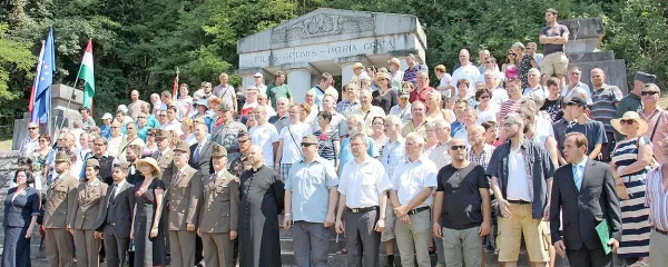   Isonzo Express je na Primorsko po poteh spominov na prvo 
svetovno vojno pripeljal 500 Madžarov.