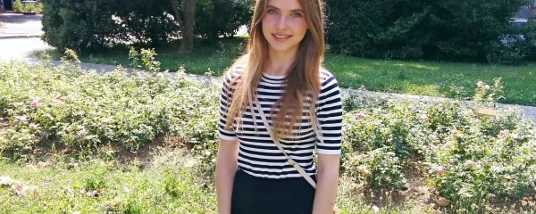 Ana Kofol: “Četudi sem že zaradi šole veliko v 
knjigah, so mi knjige enostavno zelo všeč in sedaj 
sem si zadala cilj, da bom veliko brala.”