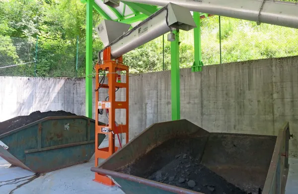  V razpolovljeni količini odpadnega blata le še strupeno živo 
srebro sega 0,8 miligrama v kubičnem metru nad dopustno 
vrednost.