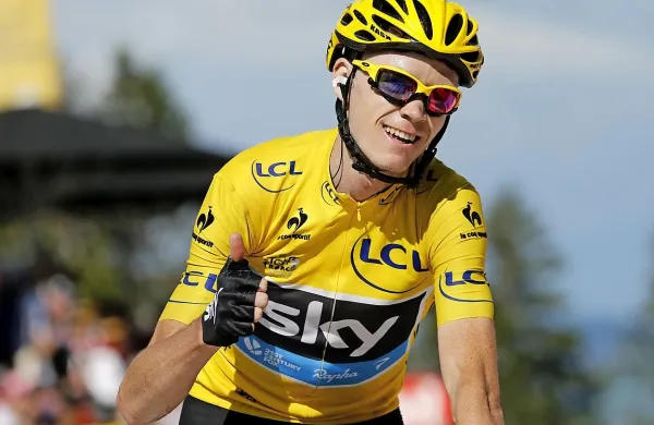 Chris Froome je še drugič oblekel rumeno majico najboljšega 
na cilju Toura v Parizu. 