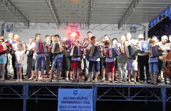 Srečanje harmonikarjev v Izoli