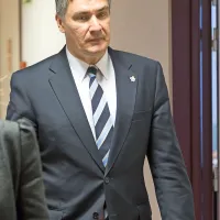 Zoran Milanović pričakuje, da bo sabor  enotno podprl odstop 
od arbitražnega sporazuma.  