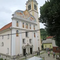 Dež je letos na praznik sv. Ane pustil več časa za ogled 
cerkljanske farne cerkve z zanimivimi, nedavno obnovljenimi 
freskami.

