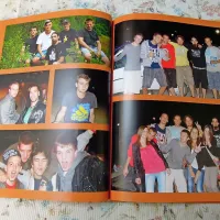 Dijaki so Mirjani Ziraldo ob novem letu podarili fotoknjigo, 
polno dijaških spominov. 