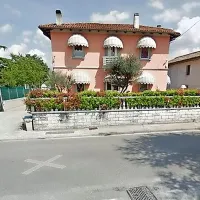 Franco jih je povabil v rožnato hišo v bližini Tavagnacca, 
naslednji dan pa tam o njem ni bilo več ne duha ne sluha.
