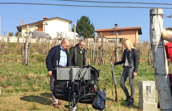 Glede na zelo dobre odzive gledalcev na nadaljevanko  v 
Produkcijski hiši Mangart za drugo sezono  Ene žlahtne štorije 
potrebujejo še večje število statistov. 