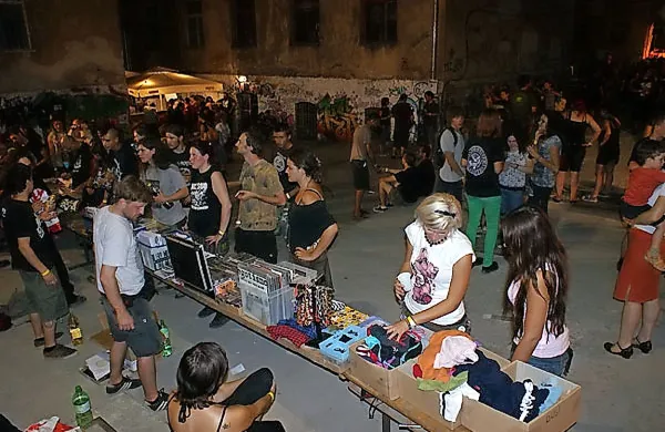 Privrženci punka in hardcorea bodo danes in v soboto prišli 
na svoj račun v Pulju, kjer se bo drevi začel 23. festival 
Monteparadiso.
