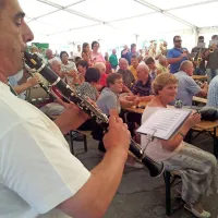 Nabito poln prireditveni šotor je ogrela Prvačka pleh muzika. 