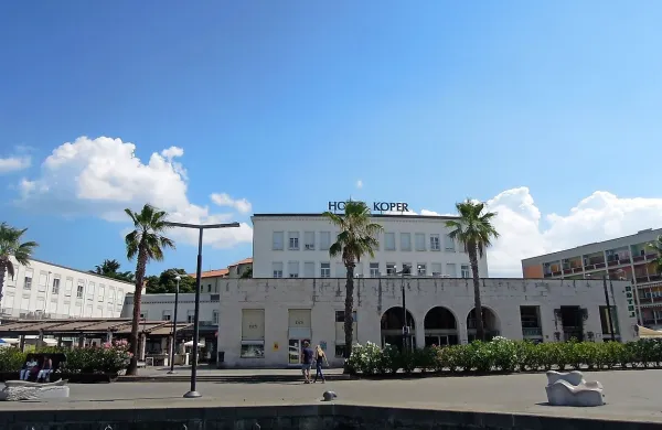 Za Hotel Koper želi družba DZS iztržiti vsaj 2,6 milijona 
evrov. 