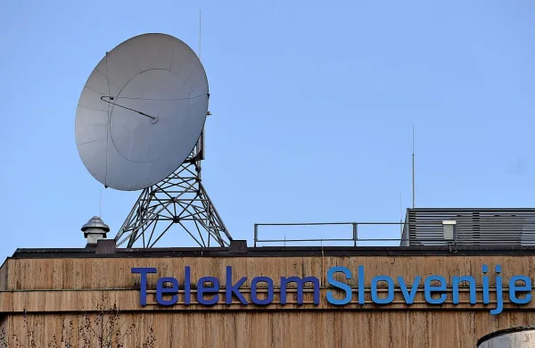 Telekom do nadaljnjega ostaja slovenski, saj je Cinven 
odstopil od prodaje.