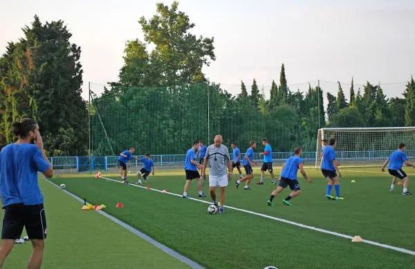 Utrinek z enega prvih treningov Izolanov v novi sezoni.