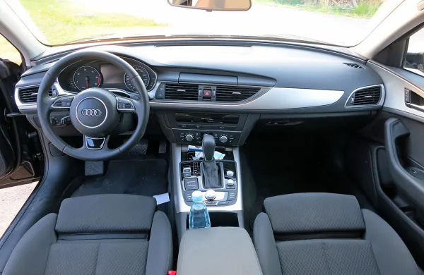 Audi A6 strogo poslovno