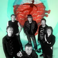 Hrvaška glasbena skupina Parni valjak, ki velja za eno izmed 
najpopularnejših pop-rock zasedb s prostora nekdanje skupne države, svojih 40 let delovanja letos praznuje z novo 
pesmijo, videospotom ter številnimi koncerti, ki bodo v 
Sloveniji dosegli vrhunec 24. septembra  v ljubljanskih Križankah.