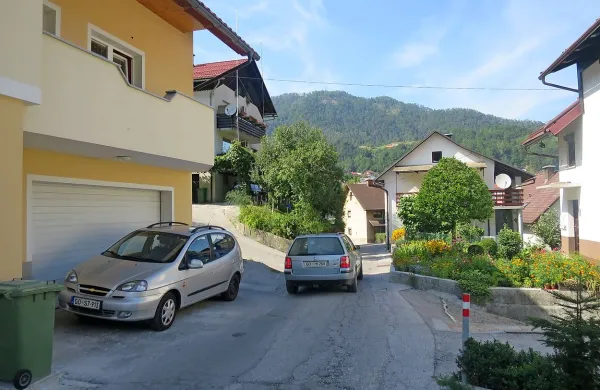 Najbolj zanemarjeno ulico v Idriji bodo obnavljali