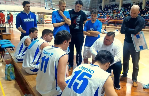 Martin Novak bo ekipo Plame vodil tudi v novi sezoni.