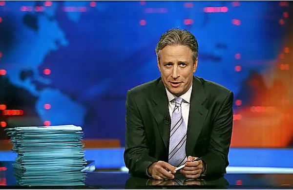 Ameriški komik Jon Stewart se je v četrtek zvečer po skoraj 
17 letih poslovil od vodenja oddaje Daily Show.