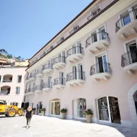 Butični hotel Falisia resort & spa, prvi s petimi zvezdicami v Furlaniji - Julijski krajini,  je prve goste sprejel šele 
nedavno. Vseh 65 sob bo na voljo od novembra dalje.