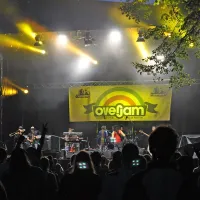 Na festivalu Overjam tudi letos pričakujejo več tisoč ljubiteljev jamajške glasbe in kulture z 
vsega sveta. 