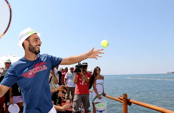 Prvi nosilec, Španec Marcel Granollers, se je hitro poslovil od 
Portoroža. 