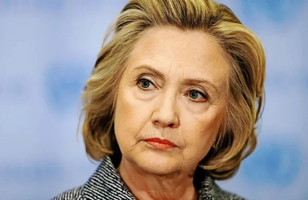 Republikanci so s tožbo dosegli, da mora State Department 
objaviti vso elektronsko pošto Clintonove iz časa, ko je bila 
državna sekretarka. 