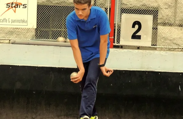 Nik Švara
