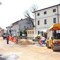 Še nekaj dni in glavna cesta skozi Vrtojbo bo v celoti spet 
prevozna. 