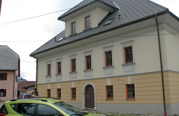 Mladinski hotel bo morda postal odskočna deska za Čehe  v Bovcu.  