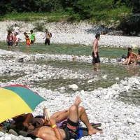 Tolminka in Soča sta pravšnji za dnevno ohladitev in druženje v neokrnjeni naravi.  