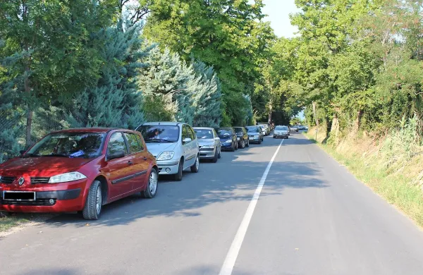 Koprski policisti so v sredo ponovno izvedli poostren nadzor 
nad nepravilnim parkiranjem na cesti pri Debelem rtiču.