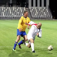 Boris Popovič (levo) na nogometnem igrišču ob otvoritvi prenovljenega stadiona Bonifika.