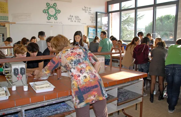 V novogoriških srednjih šolah bo učiteljev res nekoliko manj, 
a ne zaradi odpuščanj.