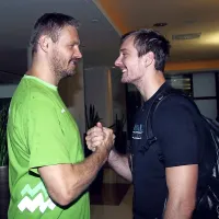 Prisrčen pozdrav Mihe Zupana (levo) in Zorana Dragića.