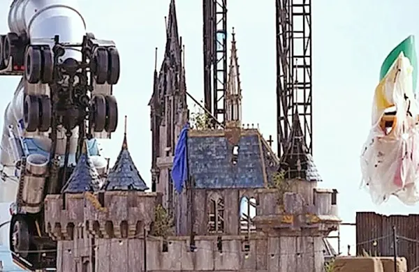 Banksyjeva pop-up parodija zabaviščnega parka Disneyland