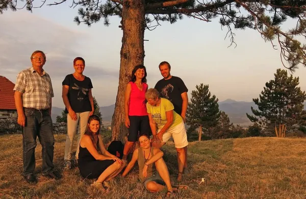 Skupina domačinov je naravno in kulturno dediščino Zgornje 
Pivke raziskovala v okviru študijskega krožka. 