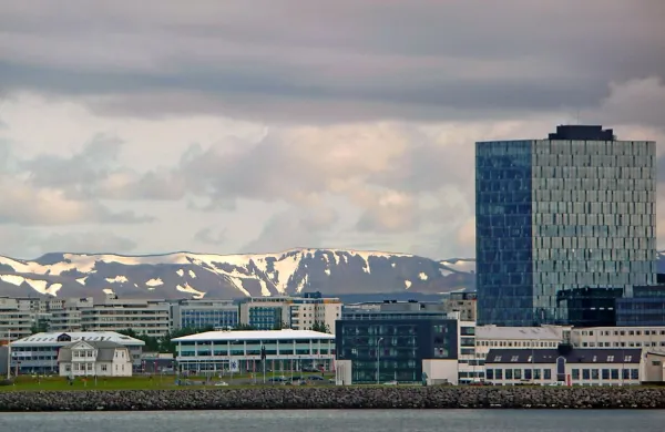 Delo bo potekalo v prestolnici Reykjavík, številne druge 
aktivnosti bodo tudi drugod po Islandiji.