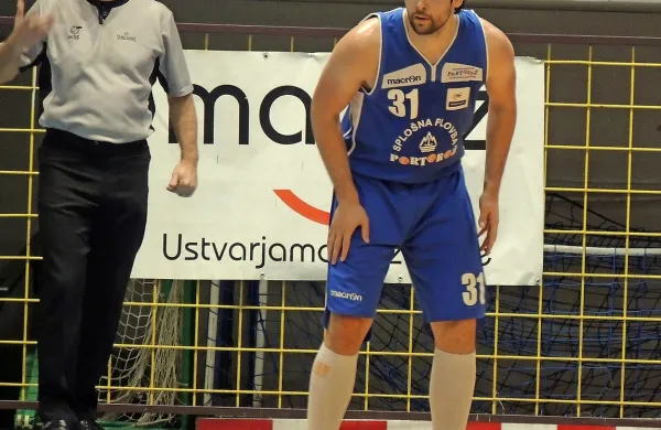 Sašo Ožbolt, ki je nekdaj veljal za košarkarskega talenta, je 
končal  igralsko kariero.