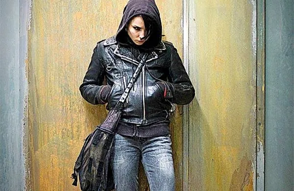 Uporniška hekerka Lisbeth Salander bo kmalu znova kratkočasila oboževalce trilogije Millenium.