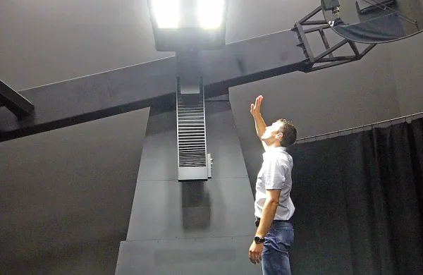 Svetlobni laboratorij v družbi Intra lighting, ki je ključen za rast 
in razvoj podjetja,  je nastal s pomočjo evropskih  sredstev. Ko 
razmišljamo o projektih, moramo razmišljati o njihovih učinkih 
in ne o kratkoročni denarni koristi, opozarjajo strokovnjaki.   