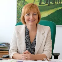 Mirjana Zelen: “Pomembno je, da začnemo že pred objavo razpisov razmišljati o tem, kateri so tisti projekti, ki jih  kot podjetje, ustanova ali društvo resnično potrebujemo in bi jih lahko uresničili s pomočjo evropskih sredstev. Tako so projekti vsebinsko zaokroženi in osmišljeni.”