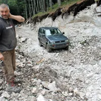 Miner in voznik “delavskega avtobusa” v ozadju, Mitja Feltrin, 
se s Kaninom druži že 14 let.