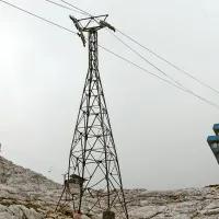 Če nisi kaskader, ostani v tovarni!