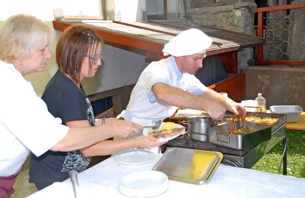 Pohodniki in ostali obiskovalci so se  od 12. ure dalje družili ob 
glasbi in tradicionalni Winklerjevi kulinariki.