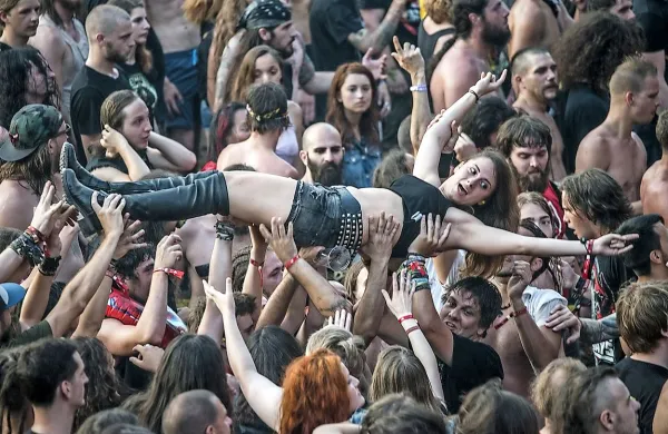 Policisti še preiskujejo posilstvo, ki se je zgodilo med 
prireditvijo Metaldays.