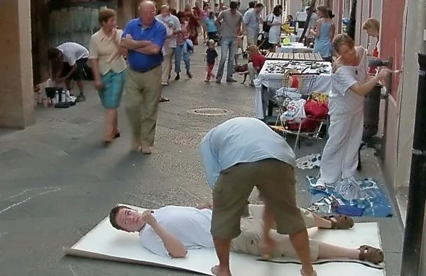 Sicer “mrtvi” Kidričevi ulici v Kopru prireditev Oživela ulica 
vdahne nekaj življenja.