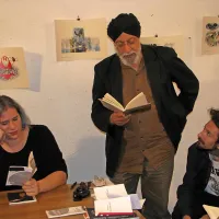 Poezijo so brali (z leve)  Katja Perat, Amarjit Chandan in Azad 
Ziya Eren.